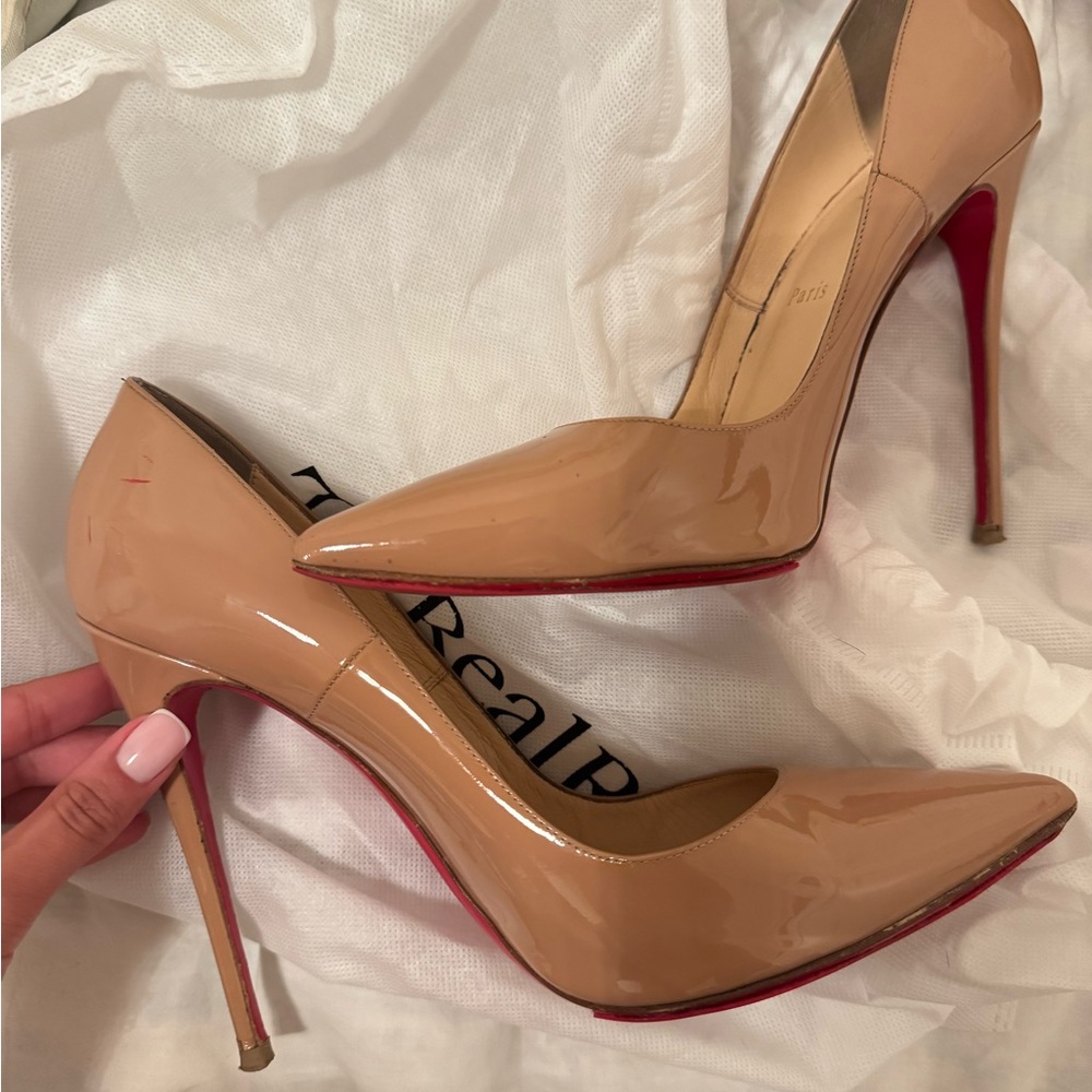 Christian Louboutin So Kate pumps